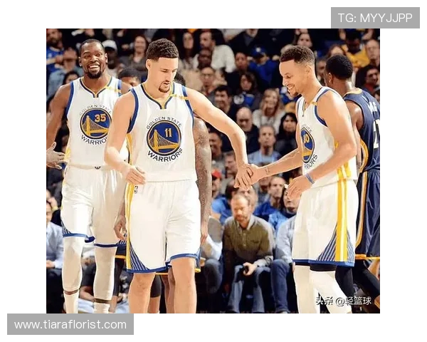 伊萨克无球跑动与空间利用的战术价值解析 伊萨克无球跑动与空间利用的战术价值解析